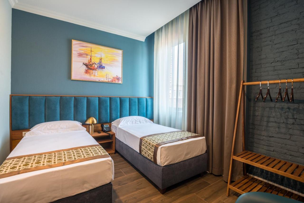 Grand Opera Hotel Kutaisi Exteriör bild